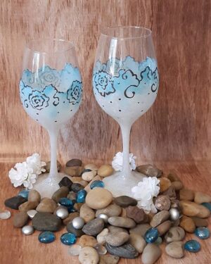 Verres à vin "Chic blanc et bleu aux bordures argentées" ensemble de 2